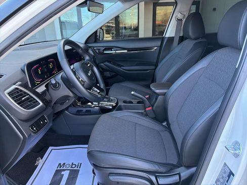 Certified 2025 Kia Seltos S image 30
