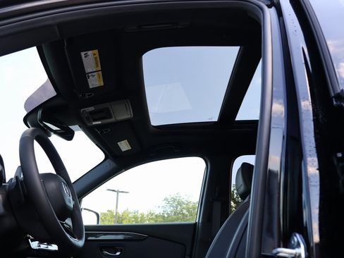 New 2025 Honda Pilot Black Edition image 24