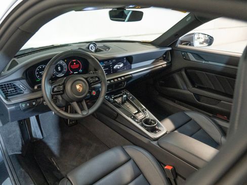 Certified 2025 Porsche 911 Carrera S RWD image 4