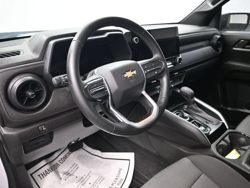 Used 2025 Chevrolet Colorado W/T w/ Advanced Trailering Package AWD/4WD image 13