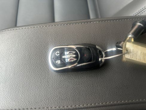 Used 2025 Buick Envista Sport Touring image 22