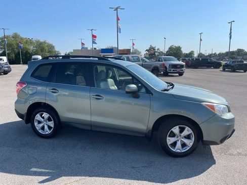 Used 2015 Subaru Forester 2.5i Limited AWD/4WD image 2