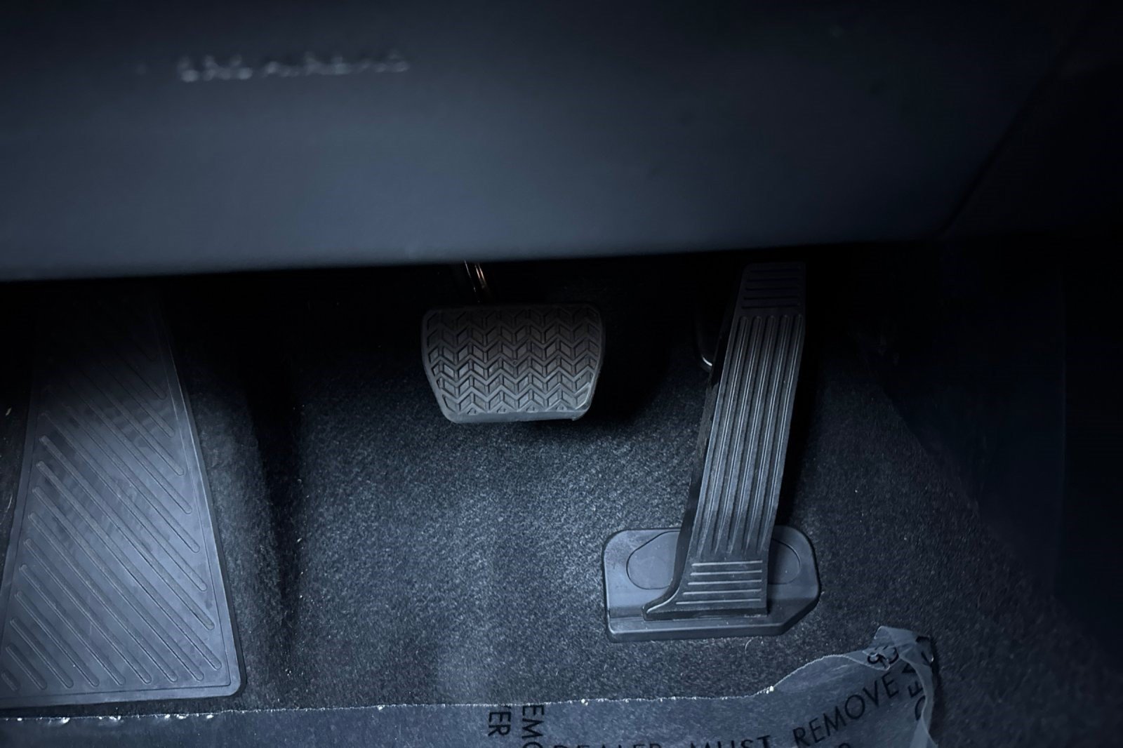 Certified 2025 Lexus UX 300h FWD w/ Accessory Package (Z2) image 39
