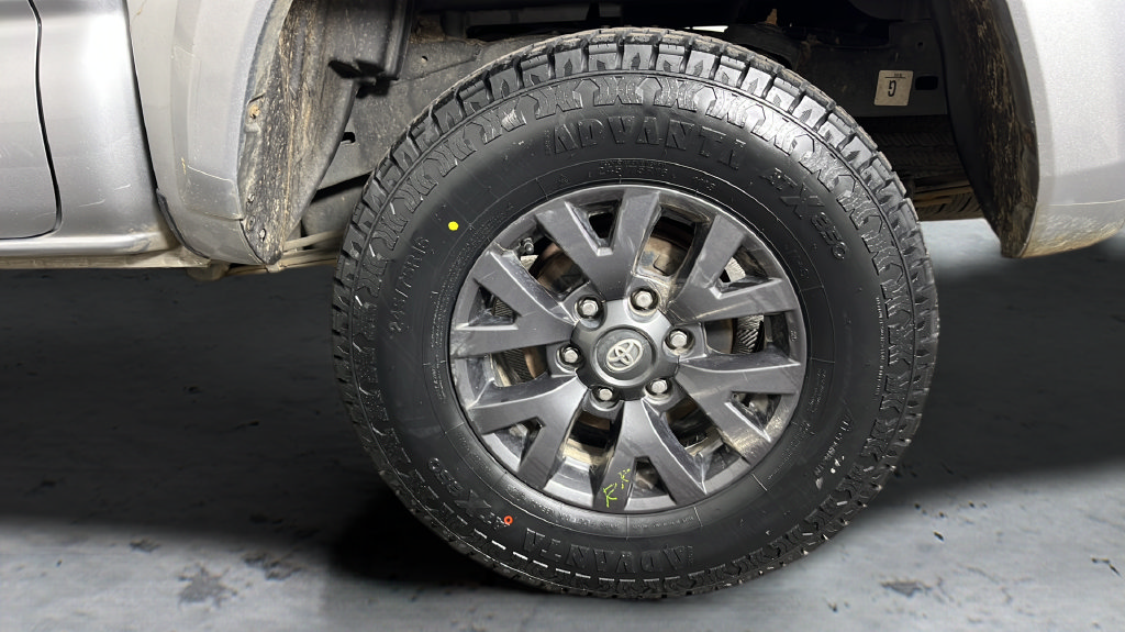 Used 2022 Toyota Tacoma SR5 AWD/4WD image 35