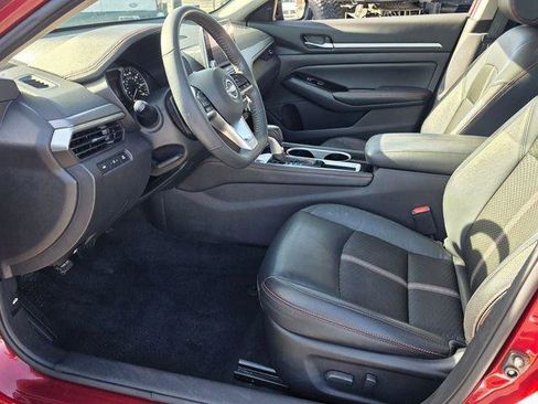 Used 2024 Nissan Altima 2.5 SR image 10