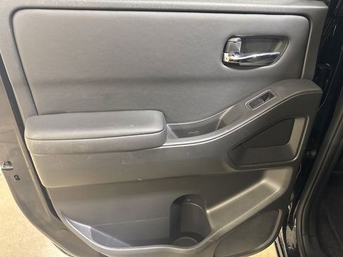 Used 2023 Nissan Frontier SV AWD/4WD image 19