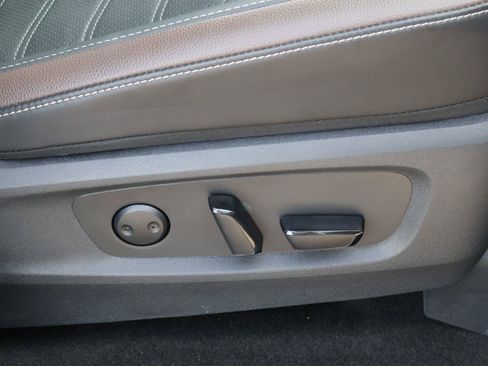 Used 2025 Nissan Pathfinder Platinum w/ Cargo Package FWD image 22