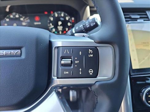 New 2025 Land Rover Discovery Dynamic SE AWD/4WD image 19