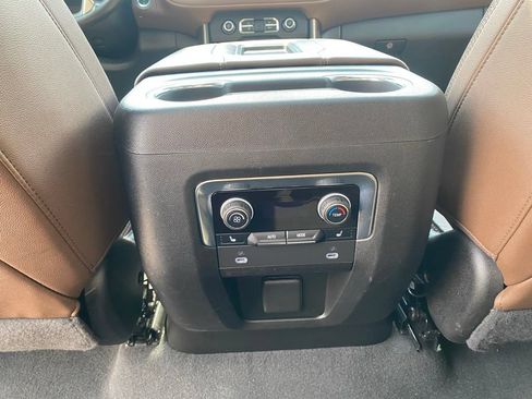 Used 2022 Chevrolet Tahoe High Country w/ LPO, Illumination Package AWD/4WD image 28