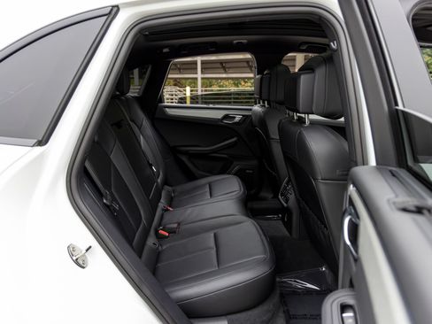 Certified 2026 Porsche Macan AWD/4WD image 52