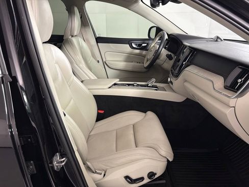 Used 2022 Volvo XC60 B6 Inscription w/ Advanced Package image 41