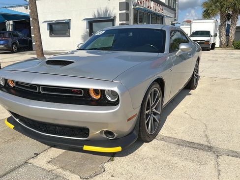 Used 2023 Dodge Challenger R/T RWD image 1