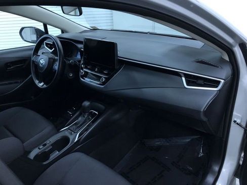 Used 2025 Toyota Corolla LE image 24