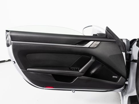 Certified 2024 Porsche 911 Carrera 4S image 29