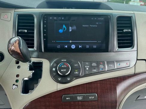 Used 2011 Toyota Sienna XLE w/ XLE Navigation Pkg FWD image 14
