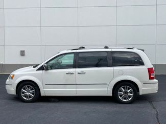Used 2010 Chrysler Town & Country Limited video 2
