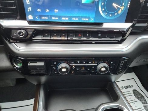 Used 2025 Chevrolet Silverado 1500 High Country w/ Technology Package image 18