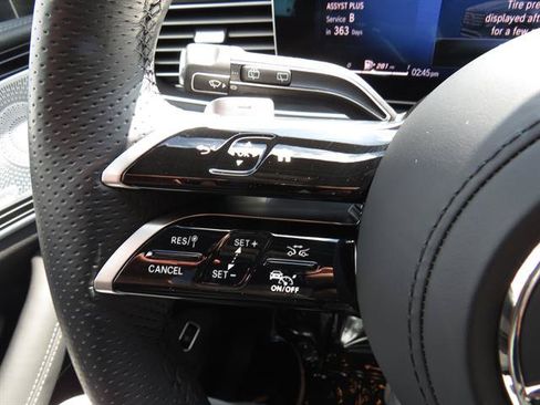 Used 2025 Mercedes-Benz GLS 450 4MATIC image 11