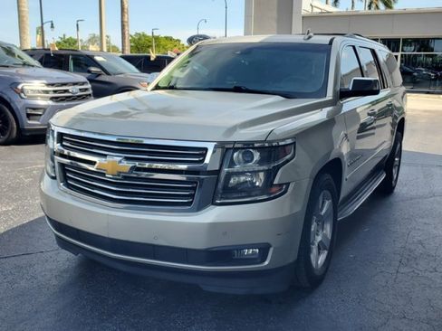 Used 2015 Chevrolet Suburban LTZ RWD image 3
