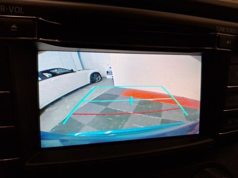 Used 2016 Toyota RAV4 LE image 22