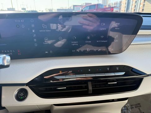 Used 2025 Buick Enclave Avenir w/ Trailering Package, 5000 lbs. image 15