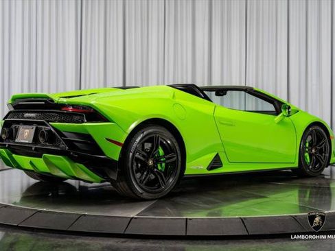 Used 2021 Lamborghini Huracan EVO RWD image 24