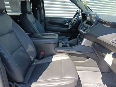 Used 2024 Chevrolet Tahoe Z71 w/ Luxury Package AWD/4WD image 35