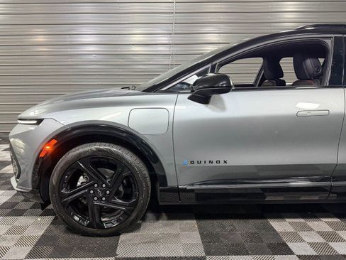 Used 2024 Chevrolet Equinox EV RS image 40