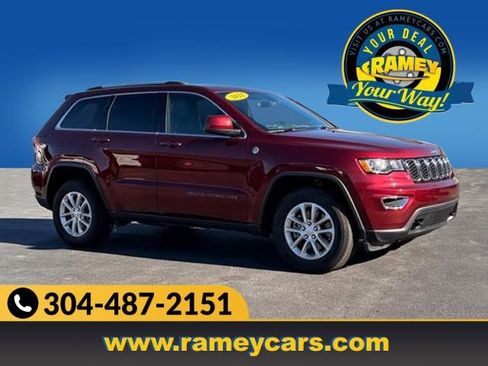 Used 2021 Jeep Grand Cherokee Laredo image 1