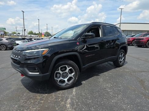 Used 2022 Jeep Compass Trailhawk w/ Trailhawk Elite Group AWD/4WD image 2