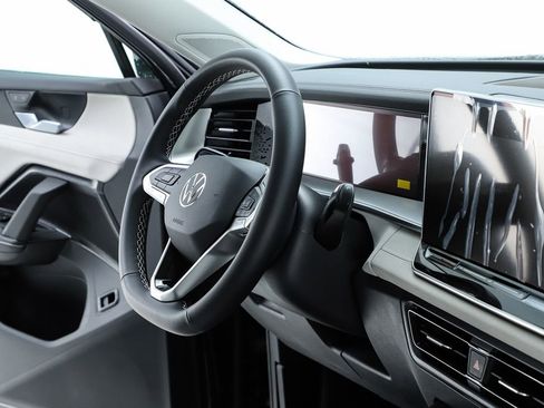New 2026 Volkswagen Tiguan SE AWD/4WD image 35