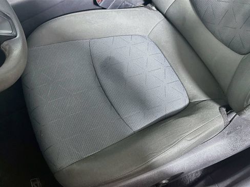 Certified 2022 Toyota RAV4 XLE w/ Convenience Package FWD image 17