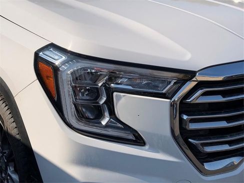 Used 2022 GMC Terrain SLT image 24