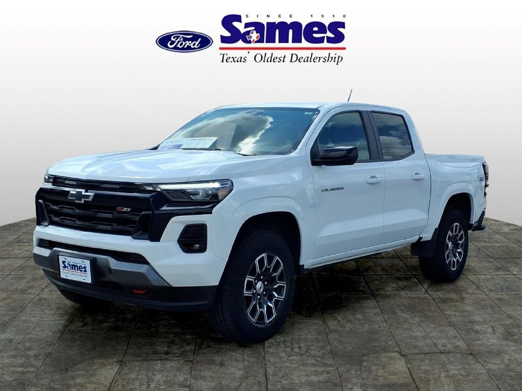 Used 2023 Chevrolet Colorado Z71 w/ Advanced Trailering Package AWD/4WD image 8