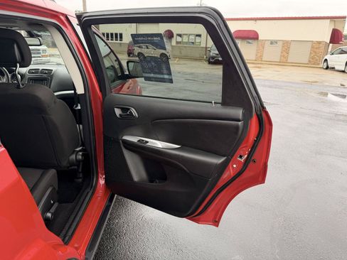 Used 2019 Dodge Journey SE FWD image 11