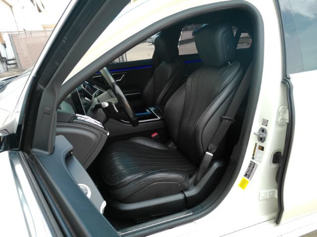 Used 2022 Mercedes-Benz S 500 4MATIC w/ AMG Line Package image 7