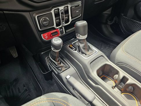 Used 2021 Jeep Gladiator Mojave w/ Cold Weather Group AWD/4WD image 24