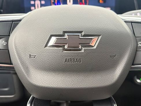 Used 2025 Chevrolet Suburban Z71 AWD/4WD image 7