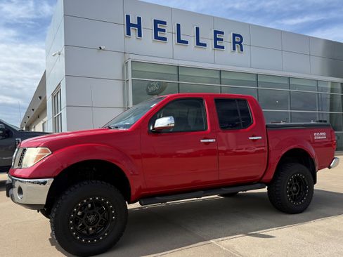 Used 2007 Nissan Frontier NISMO AWD/4WD image 3