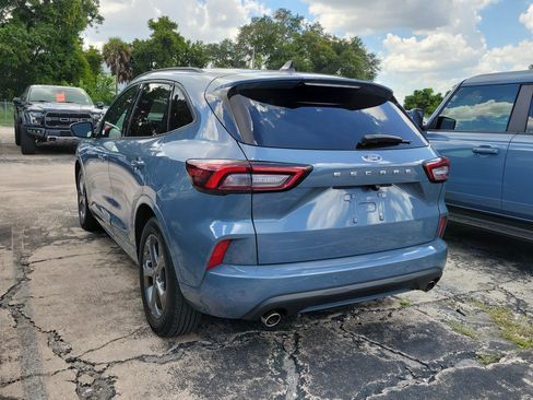 Used 2023 Ford Escape ST-Line w/ Tech Pack #1 FWD image 4