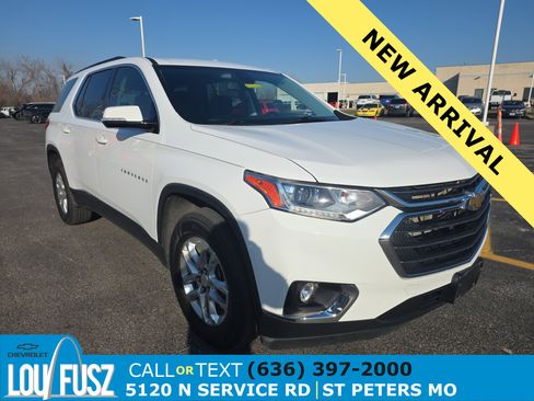 Used 2020 Chevrolet Traverse LT image 1