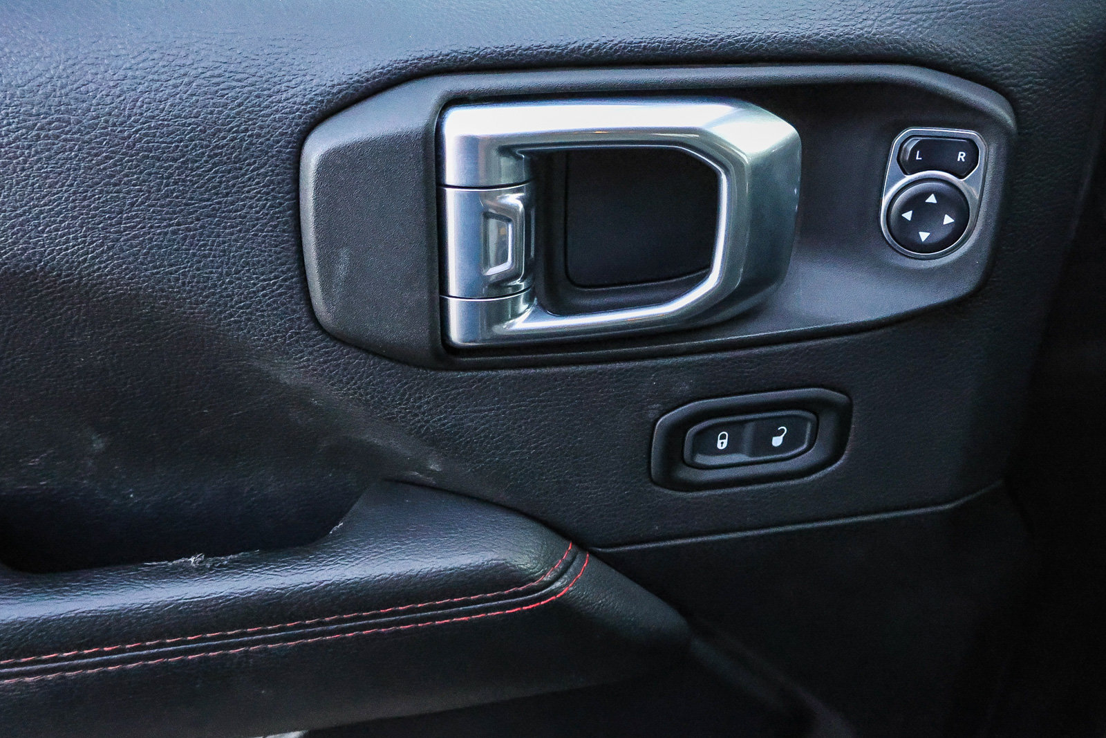 Used 2021 Jeep Wrangler Unlimited Rubicon AWD/4WD image 28