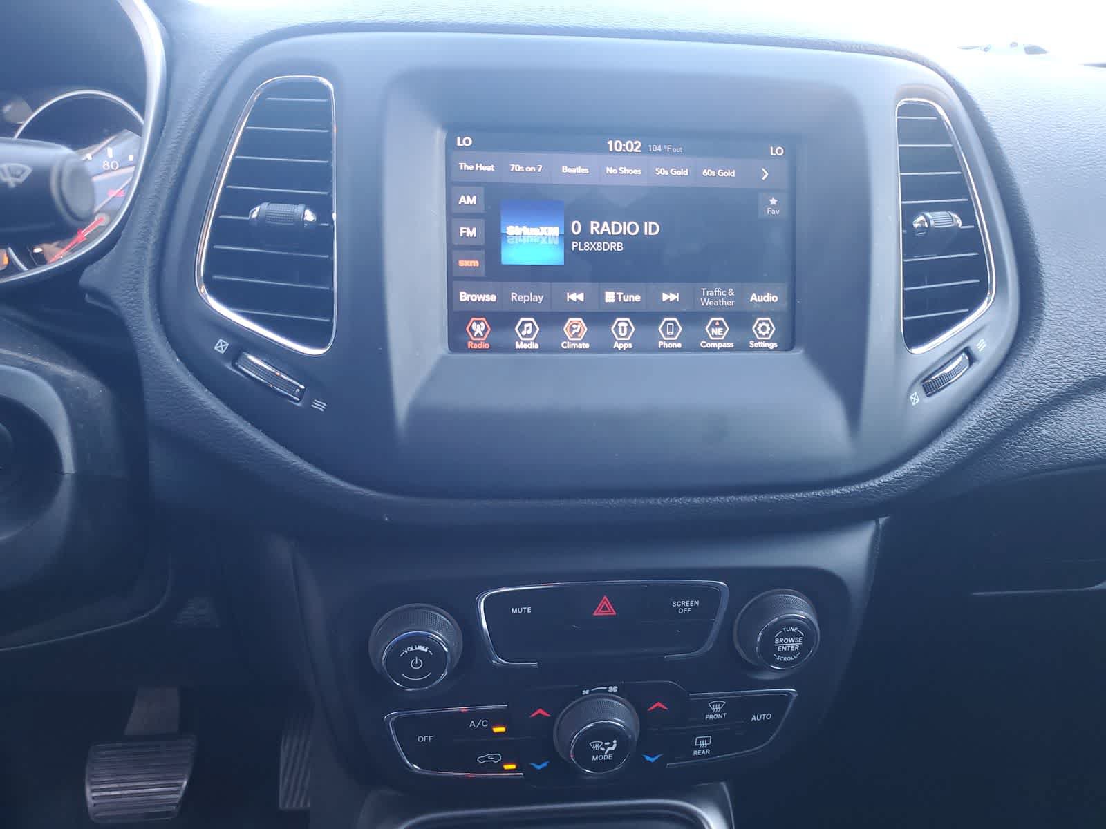 Used 2019 Jeep Compass Latitude FWD image 15
