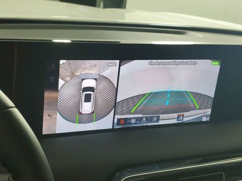 New 2026 Nissan Armada SL w/ Captain's Chari Seat Package image 18