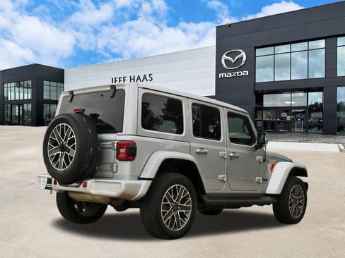 Used 2023 Jeep Wrangler Unlimited Sahara AWD/4WD image 3