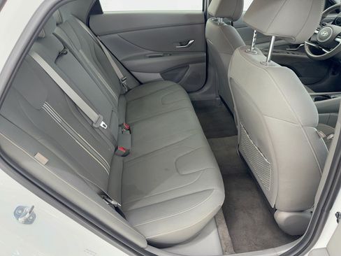 Used 2025 Hyundai Elantra SEL FWD image 28