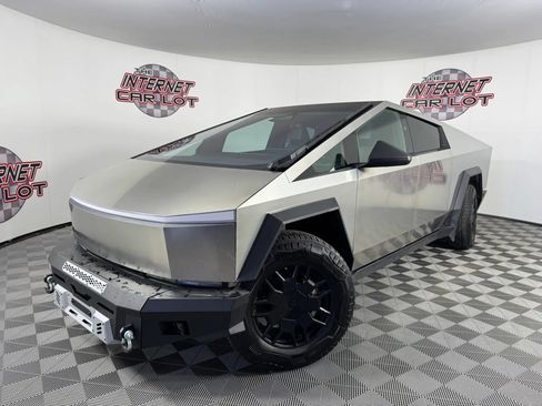 Used 2024 Tesla Cybertruck AWD Crew Cab image 1