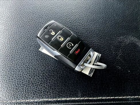 Used 2019 RAM 1500 Big Horn AWD/4WD image 32