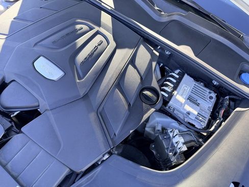 Used 2019 Porsche Cayenne image 34