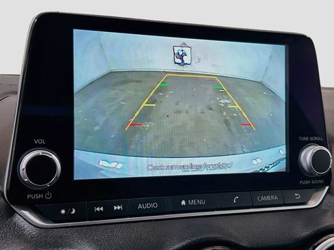 Used 2024 Nissan Sentra SV FWD image 11